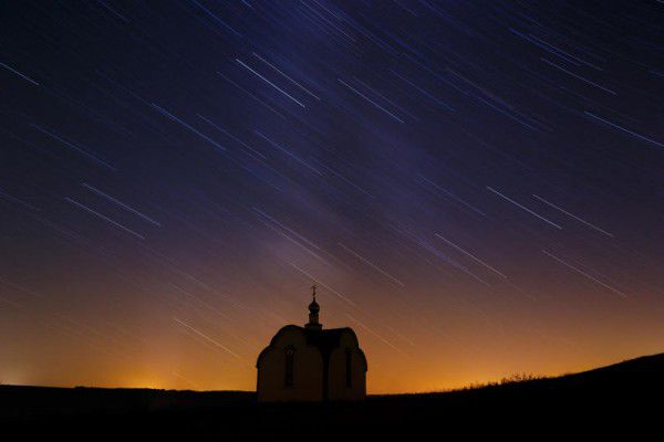 Die beste Beobachtungszeit für die Sternschnuppen ist nach Mitternacht.  Shutterstock