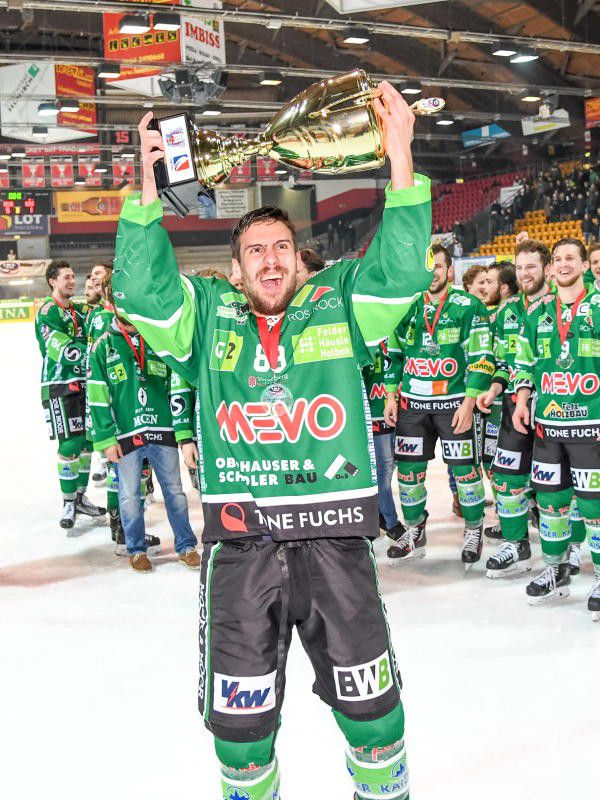 Großer Jubel bei Philipp Putnik und Co. Gepa(Lerch