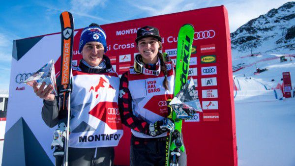 Jean-Frederis Chapuis und Marielle Thompson präsentieren ihren Siegerpokal.GEPA/Lerch