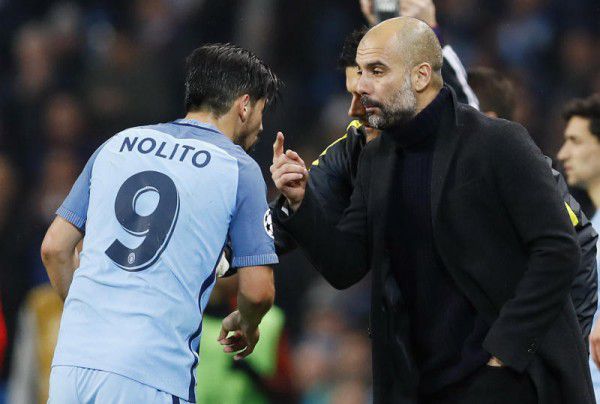 Pep Guardiola will offensiven Fußball spielen. ohne dass seine Spieler Zweikämpfe bestreiten müssen.REUTERS