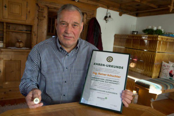 Rainer Schuchter ist seit fast 40 Jahren Mitglied der Bergrettung.