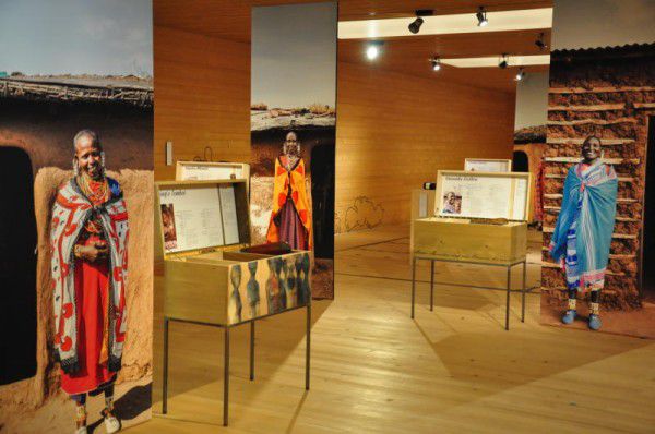 Die „Maasai Baumeisterinnen aus Ololosokwan“ sind derzeit im Frauenmuseum Hittisau zu sehen. wolfgang Ölz