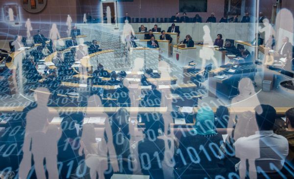Auch in den Unterricht wird die zunehmende Digitalisierung Einzug halten, waren sich die Landtagsabgeordneten einig.Philipp Steurer