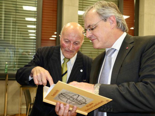 Blick in die Festschrift. helmut köck