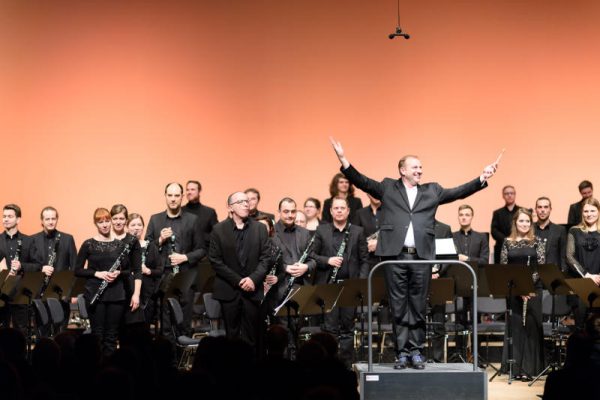 Das Sinfonische Blas­orchester Vorarlberg mit seinem Leiter Thomas Ludescher im Montforthaus Feldkirch.matthias Rhomberg