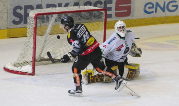 Die kämpften sich nach 0:2-Rückstand zurück ins Spiel und verloren am Ende dennoch die Partie.. Hartinger (4)