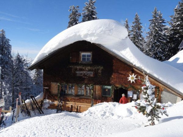 Ein Gasthaus am höchsten Punkt der Tour: Am Hochälpele ist immer Betrieb.