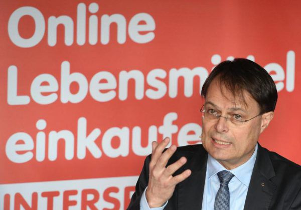 Spar-Chef Gerhard Drexel zieht nicht nur gegen Ceta und TTIP ins Feld, er expandiert auch mit der Handelsgruppe kräftig.apa/fohringer