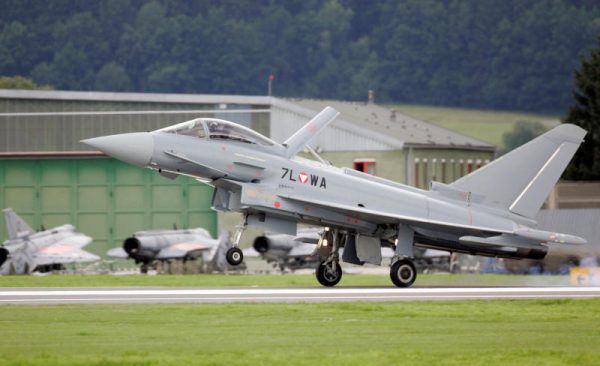 Der Untersuchungsausschuss zum Eurofighter könnte bereits Ende April starten. REUTERs
