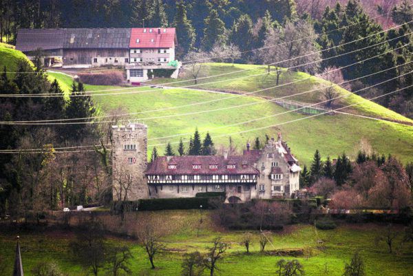 Die Liegenschaft umfasst vier Hektar Grünland.@Maurice Shourot