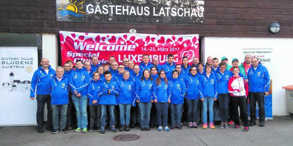 Die Vandanser Welt-Athleten-Sprecherin Johanna Pramstaller (3.v.r.) posiert mit der Luxemburger Delegation.