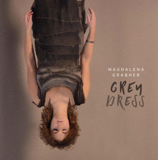 „Grey Dress“ von Magdalena Grabher. Magdalenagrabher.com