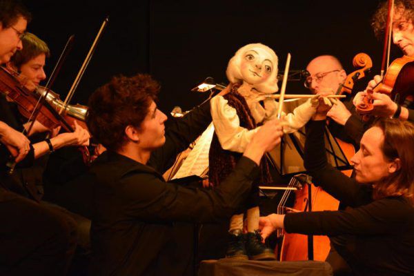 „Haydn – die Musik aus mir“: Puppenspieler Angelo Konzett und Puppenspielerin Andrea Köhler mit dem epos:quartett. Sandra Argoubi