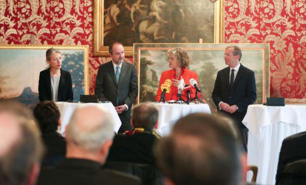 Informierten gestern über die Übergabe: Stella Rollig, Thomas Drozda, Sabine Haag und Wilfried Haslauer (v.l.). bka/Hofer