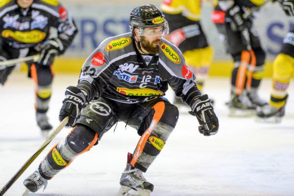 Niki Petrik ist seit dem Aufstieg in Dornbirn aktiv und eine Identifikationsfigur für die Fans. GEPA/Lerch