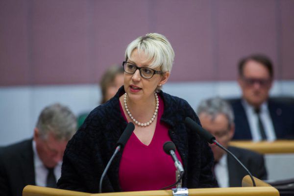 Sabine Scheffknecht ist seit Oktober 2014 Landtagsabgeordnete der Neos. Steurer