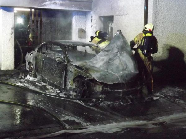 Sowohl in Hard als auch in Höchst (Foto) brannte je ein Pkw vollständig aus. Polizei