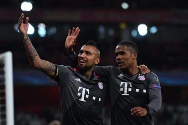 Vidal (l.) erzielte beim 5:1-Erfolg der Bayern zwei Treffer. AFP