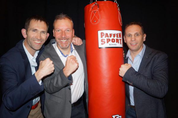 v.l.: Regisseur Hajo Förster, Stefan Vögel und Boxtrainer Jürgen König. Yasmin Ritter (5)