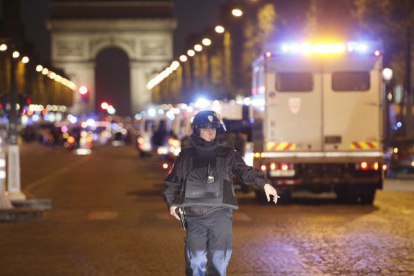 Der Vorfall ereignete sich auf der Champs-Élysées. Ap
