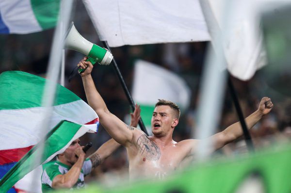 Die Rapid-Ultras nehmen sich (sehr) wichtig. Gepa