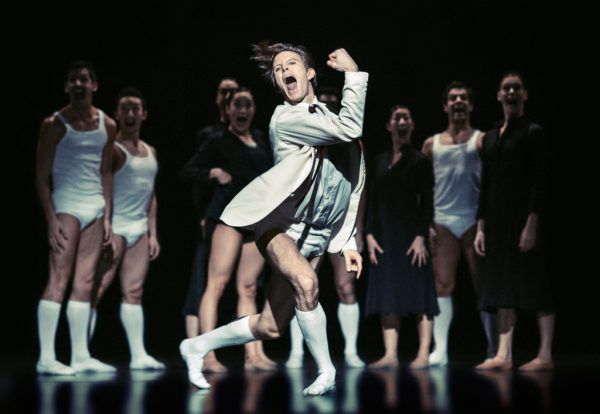 Die Tänzer der Produktion „Sh-Boom“ des Nederlands Dans Theater 2.Rahi Rezvan
