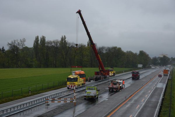 Ein Spezialkran kam zum Einsatz. Kapo St. Gallen