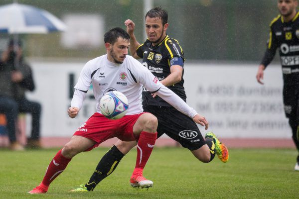 Im VFV-Cup zeigten die Rothosen gegen die Altach Amateure ihre Klasse. Diese gilt es nun, in der Liga zu bestätigen. Adrian Klammer (r.) und Co empfangen Altach voller Selbstvertrauen.FredericK Sams, Dietmar Stiplovsek