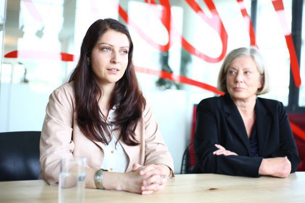 Muna Duzdar (l.) mit Vorarlbergs SPÖ-Chefin Gabi Sprickler- Falschlunger.Klaus Hartinger