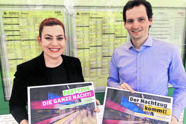 Nina Tomaselli und Julian Fässler präsentierten das erweiterte Angebot. Grüne