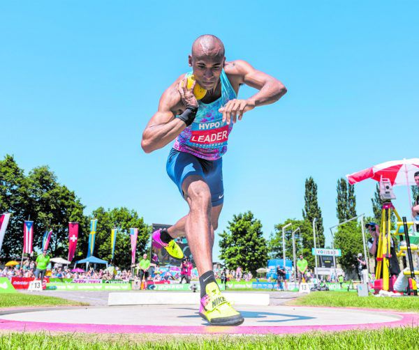 Damian Warner zeigte eine starke Leistung und dürfte heute seinen dritten Götzis-Sieg einfahren.APA/Stiplovsek