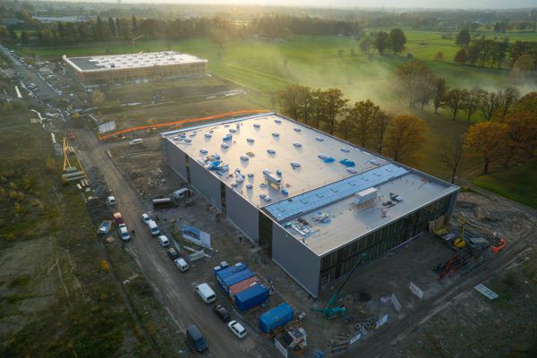 Die Sonderhoff-Engineering-Zentrale ist in einem Neubau (Foto entstand bei der Firstfeier im November 2016) im Gewerbegebiet Dornbirn Nord angesiedelt. Archiv/Neue