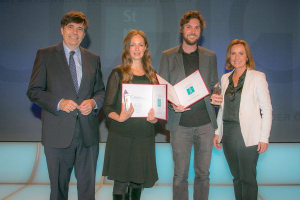 Dominguez und Skofic bei der Preisverleihung. silveri