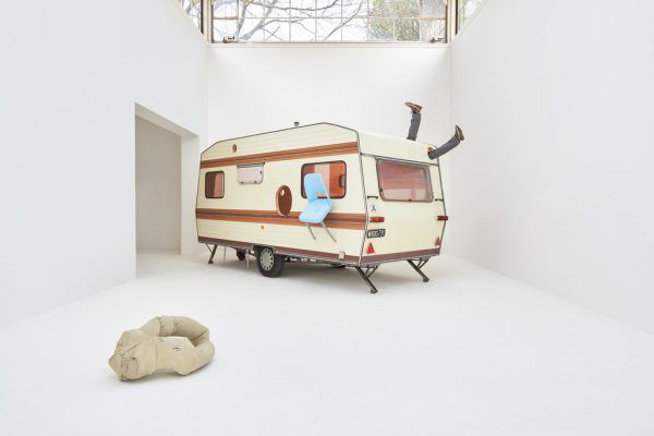 Erwin Wurms Installation im Pavillon. Bildrecht Wien