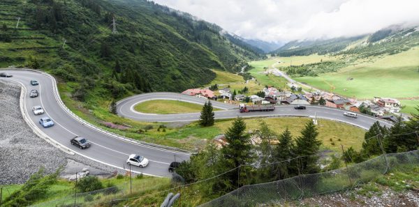Schon im Jahr 2015 fuhr der Verkehr mehrere Monate über den Pass statt durch den Tunnel.