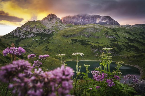 Formarinsee und Rote Wand am Abend von der Freiburger Hütte aus gesehen.Dietmar Denger