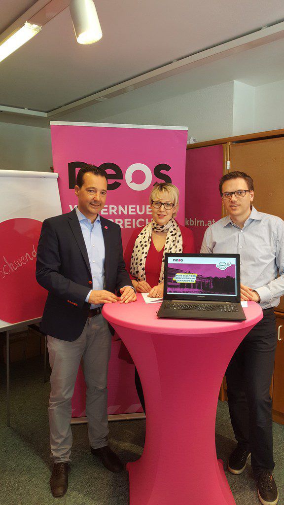 Gerald Loacker, Sabine Scheffknecht und Georg Oberndorfer. Neos