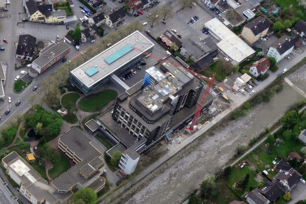 In der derzeitigen Bauetappe in­vestiert die Stadt 22,5 Millionen Euro in Um- und Anbauten des Krankenhauses. Begonnen haben auch die Arbeiten im Innern – am OP-Trakt.  Stadt Dornbirn