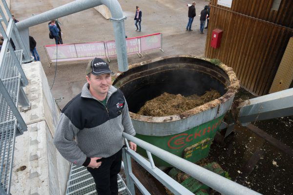 Landwirt Georg Fink fürchtet um den Bestand seiner Biogasanlage. Klaus Hartinger (2)