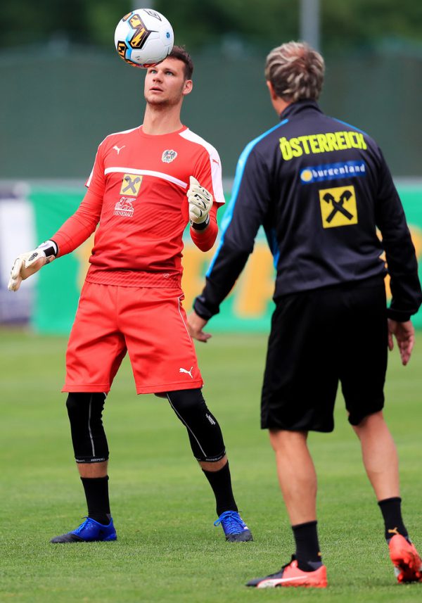 Marc Janko, Florian Klein, Valentino Lazaro, Daniel Bachmann und Kevin Wimmer (v.l.) wissen noch nicht, wo sie kommende Saison spielen werden. Gepa (4)