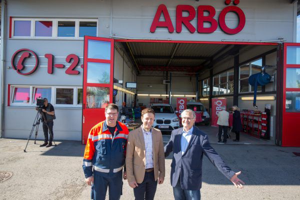 Markus Suess, Mathias Margreiter und Peter Steurer informierten über das neue Prüfzentrum. Klaus Hartinger