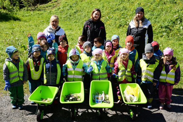 Müllaktion des Kindergartens Niederbahn. Stadt Dornbirn
