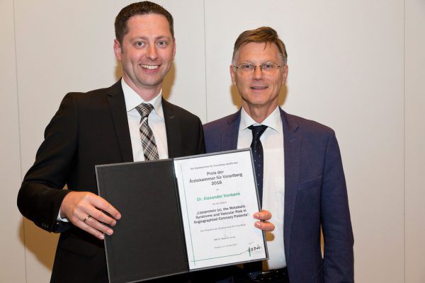 Preisträger Vonbank (l.) mit Präsident Jonas. mathis