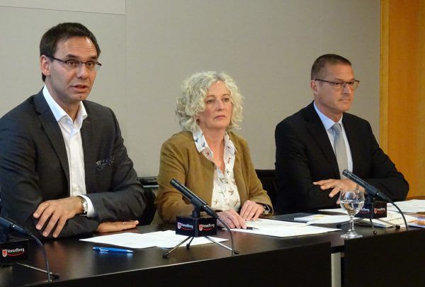 Wallner, Wiesflecker und Bernhard informierten über das Pflegeangebot in Vorarlberg. VLK/Wirth