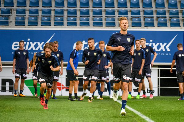 Beim Abschlusstraining machten sich Philipp Netzer und seine Teamkollegen mit den Bedingungen im Genter Stadion vertraut. Gepa/Lerch