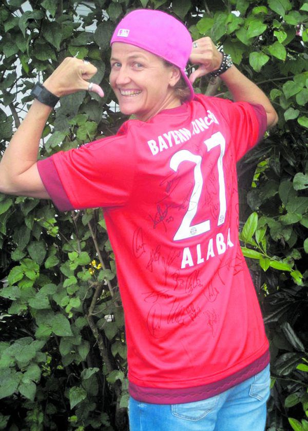 Ein signiertes Trikot von Bayern-Star David Alaba. Privat (4)