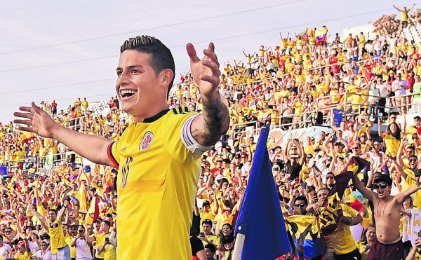 James Rodríguez, hier im Juni beim Jubeln über sein Tor gegen Kamerun, ist in Kolumbien ein Nationalheld. AFP