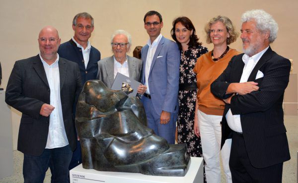 Museumsleiter Andreas Rudigier, BM Markus Linhart, Jubilar Herbert Albrecht, LH Markus Wallner mit Sonja, Sabine Haag (Kunsthistor. Museum), Kurator Walter Fink (v.l.). Hofer (6)