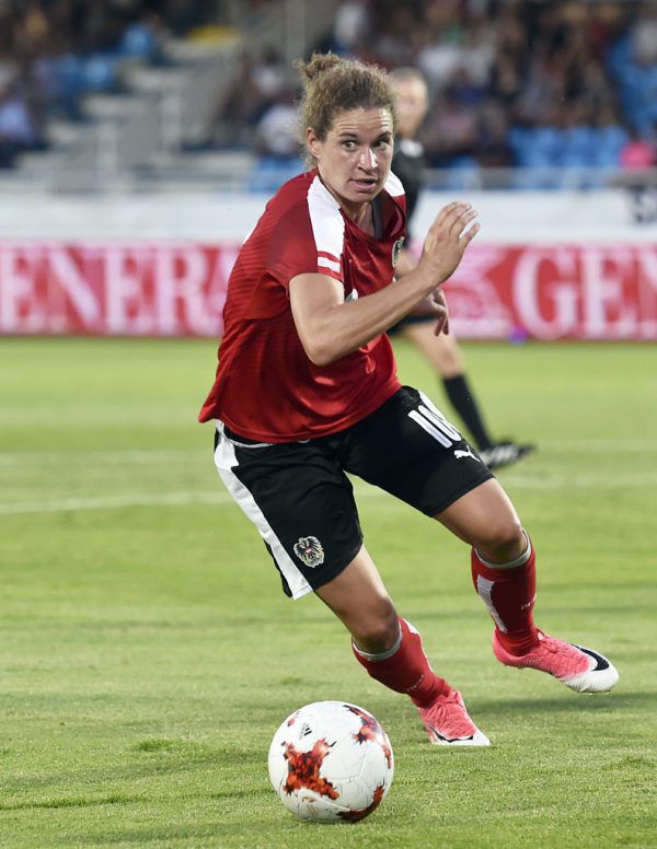 Nina Burger ist die dienstälteste Spielerin im ÖFB-Team. GEPA