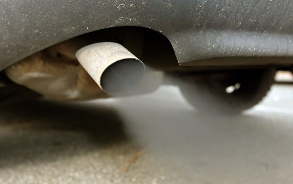 Skeptisch sind Landesstatthalter Karlheinz Rüdisser (oben) und Spartenobmann Manfred Ellensohn bezüglich eines Verbots von Verbrennungsmotoren ab 2040. DPA, Hartinger, WKV